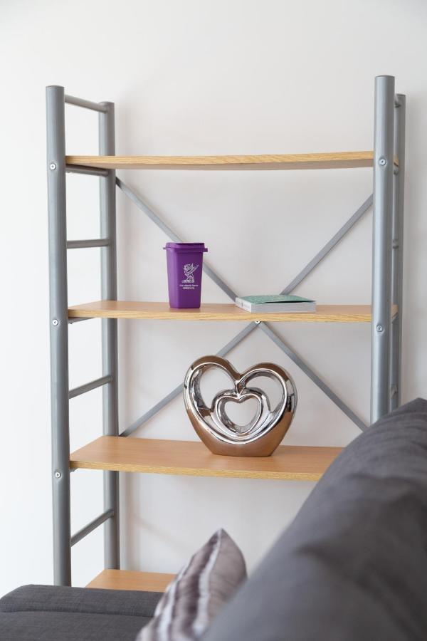 Serviced Apartment In Liverpool City Centre - Free Parking - Balcony - By Happy Days Exterior foto