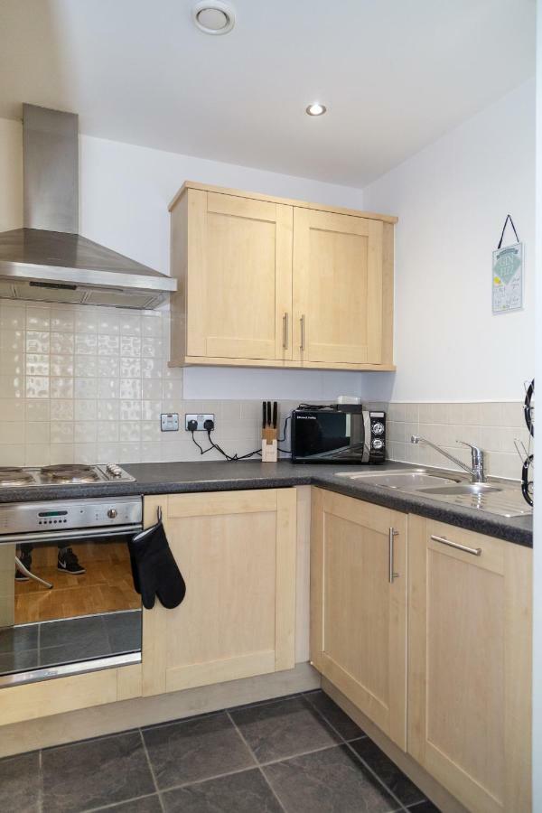 Serviced Apartment In Liverpool City Centre - Free Parking - Balcony - By Happy Days Exterior foto