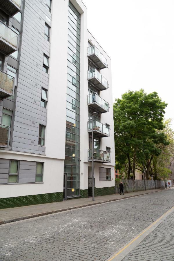 Serviced Apartment In Liverpool City Centre - Free Parking - Balcony - By Happy Days Exterior foto