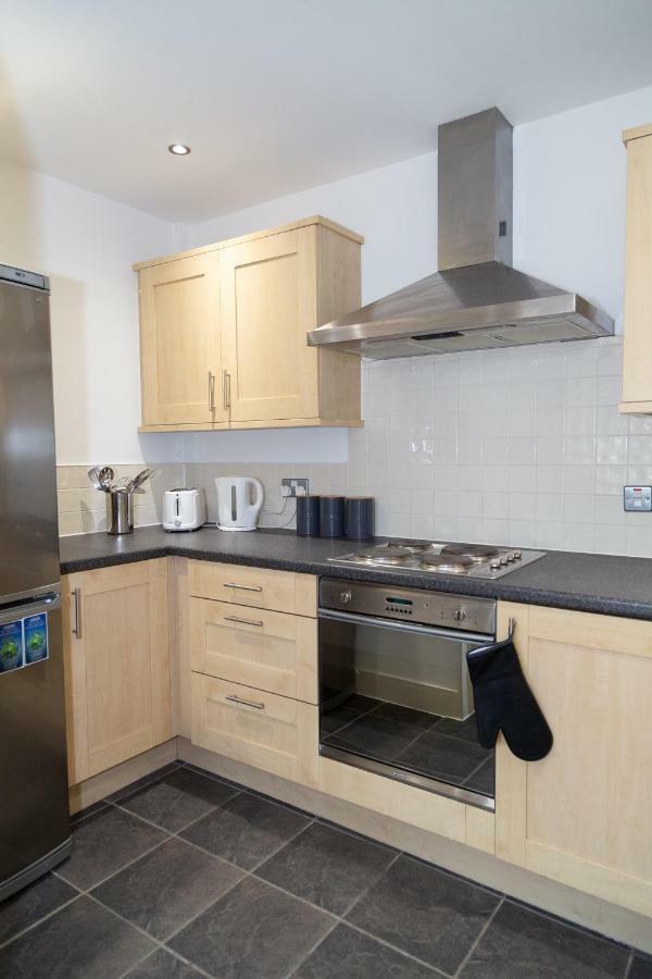 Serviced Apartment In Liverpool City Centre - Free Parking - Balcony - By Happy Days Exterior foto